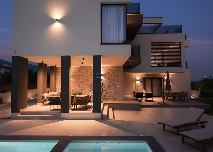Villa Amare Apartments