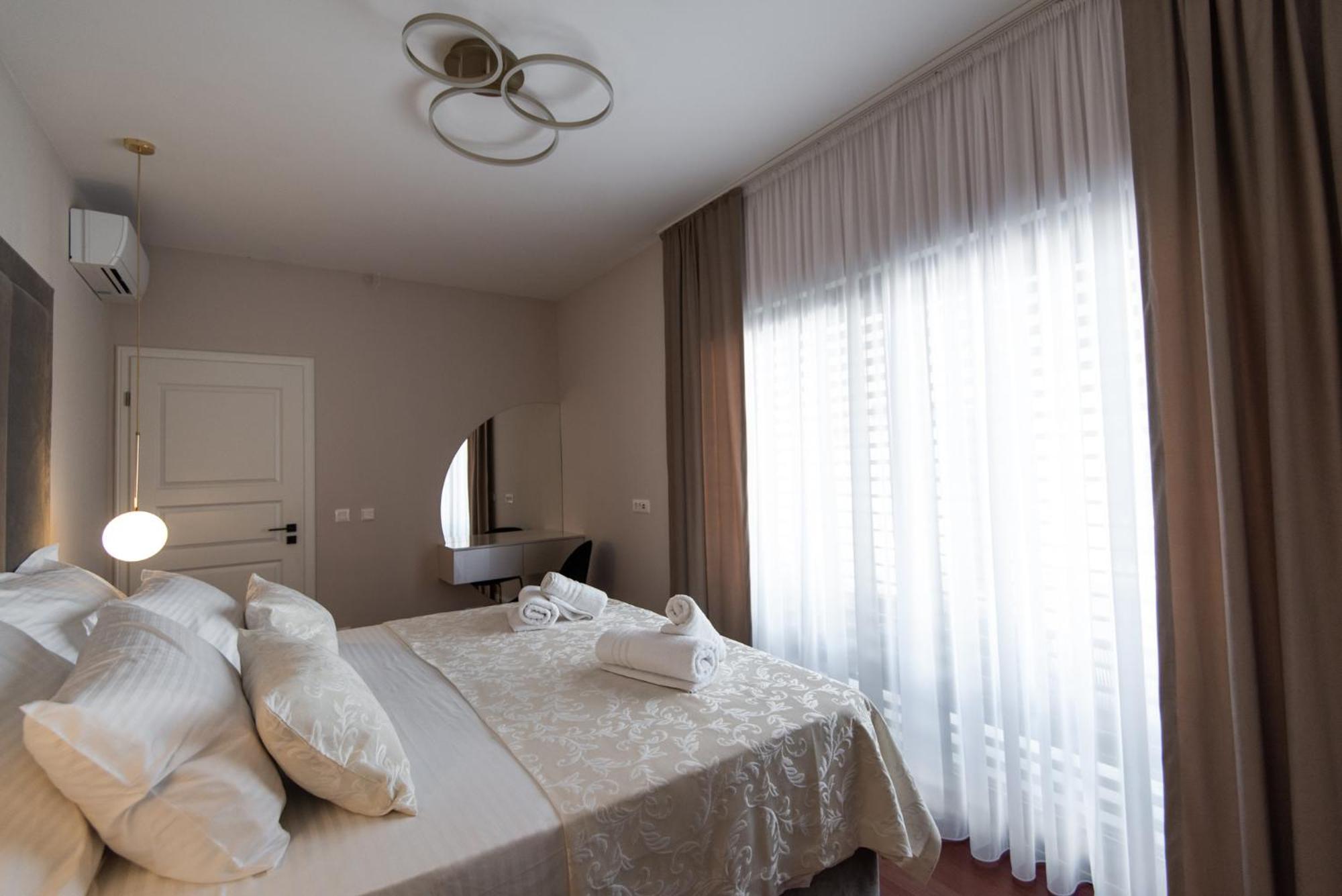 Amare Apartment *